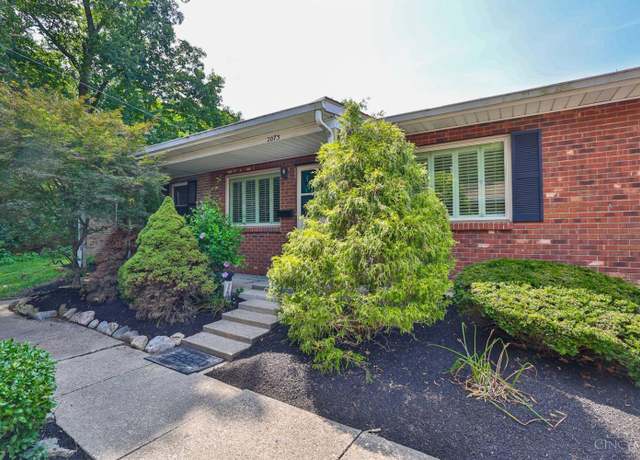 Property at 2073 Sunset Dr, Hamilton, OH 45013, 3 beds, 2 baths