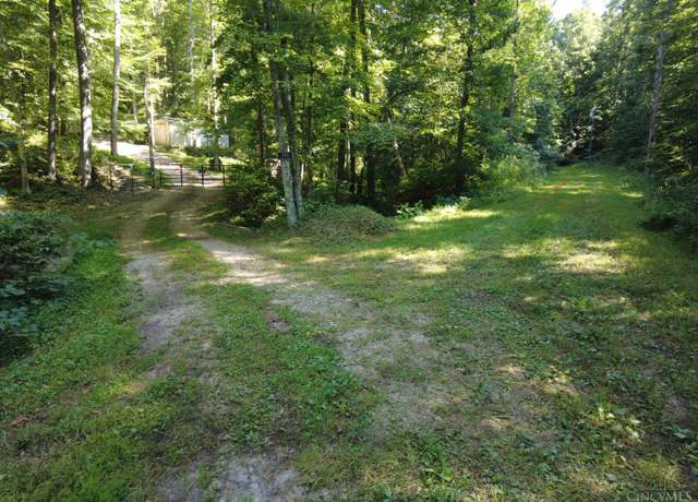 Property at 449 Cole Ln, Franklin Twp, OH 45329