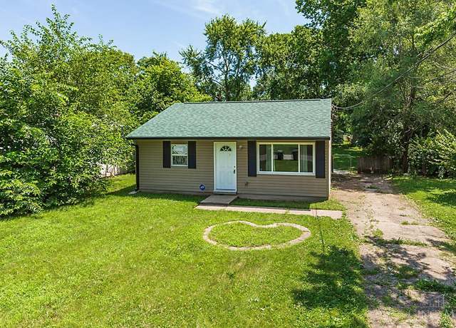 Property at 3103 Roslyn Dr, Middletown, OH 45044, 2 beds, 1 bath