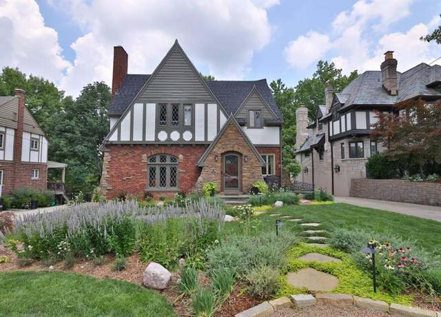 Property at 716 Mannington Ave, Cincinnati, OH 45226, 3 beds, 2.5 baths
