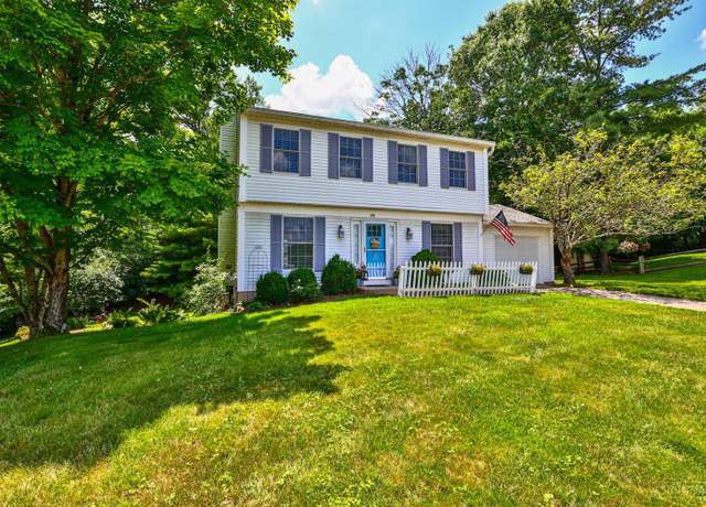 Property at 8050 Redhaven Ct, Colerain Twp, OH 45247, 3 beds, 2.5 baths