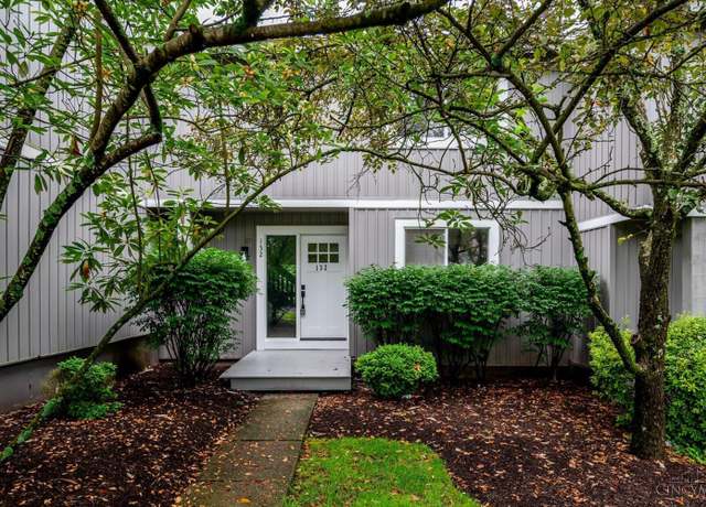 Property at 132 Twin Lakes Dr, Fairfield, OH 45014, 4 beds, 3.5 baths
