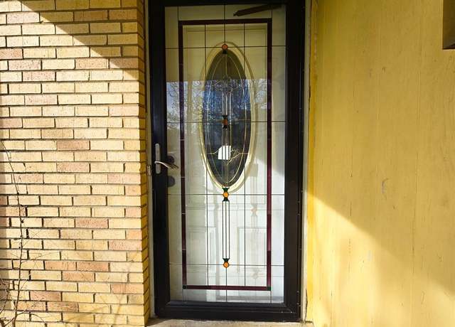 Property at 932 Glasgow Dr, Forest Park, OH 45240, 4 beds, 2.5 baths