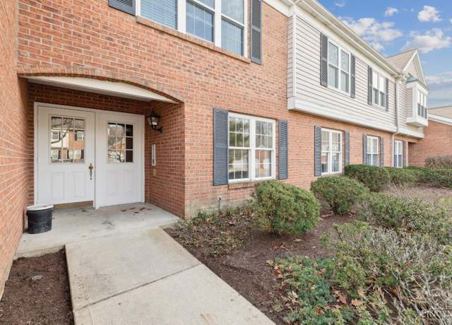 Property at 6285 Eagles Lake Dr #4, Green Twp, OH 45248, 2 beds, 2.5 baths