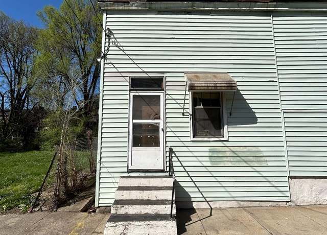 Property at 832 Livingston St, Cincinnati, OH 45214, 1 bed, 1 bath