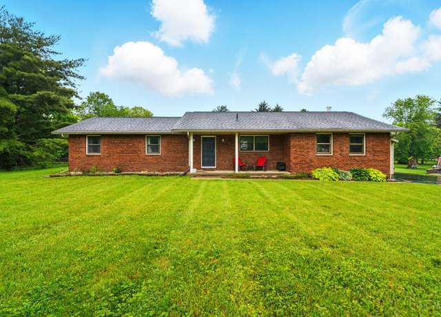 Property at 1219 Berlin Rd, Washington Twp, OH 45177, 4 beds, 3 baths
