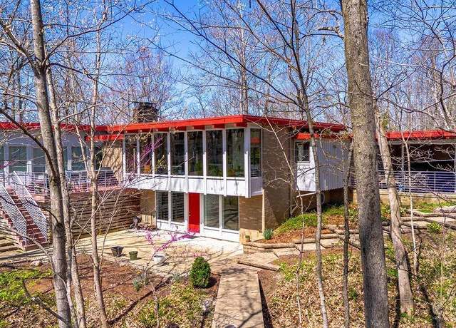 Property at 211 Oakhill Dr, Oxford Twp, OH 45056, 4 beds, 3 baths