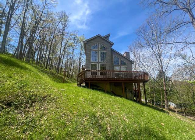 Property at 222 Obannon Ave, Loveland, OH 45140, 2 beds, 2.5 baths