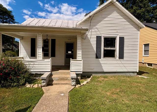 Property at 209 W Seventh St, Manchester Twp, OH 45144, 2 beds, 1 bath