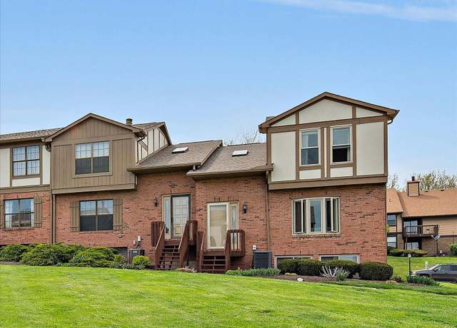 Property at 30 Fairgreen Cir, Fairfield, OH 45014, 2 beds, 2.5 baths