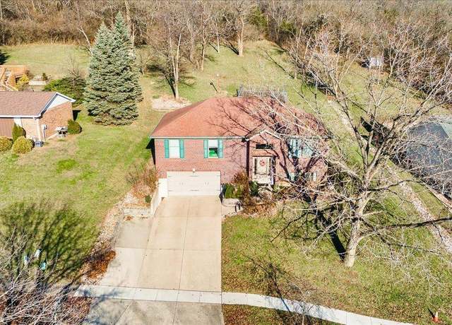 Property at 500 Leo Dr, Hamilton, OH 45013, 4 beds, 2.5 baths