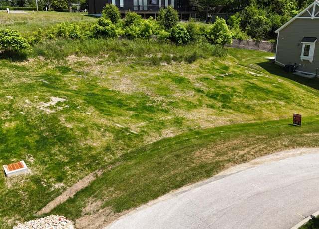 Property at 5900 Woodland Ln #11, Columbia Twp, OH 45227