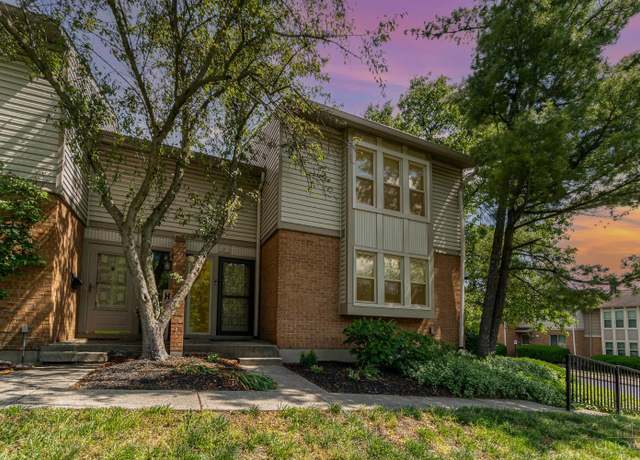 Property at 2 Woodside Ct, Springdale, OH 45246, 3 beds, 2.5 baths