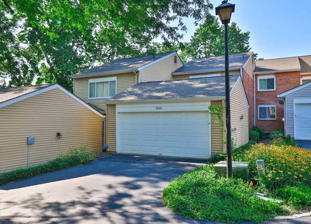 Property at 3824 Ashworth Dr, Cincinnati, OH 45208, 2 beds, 2.5 baths