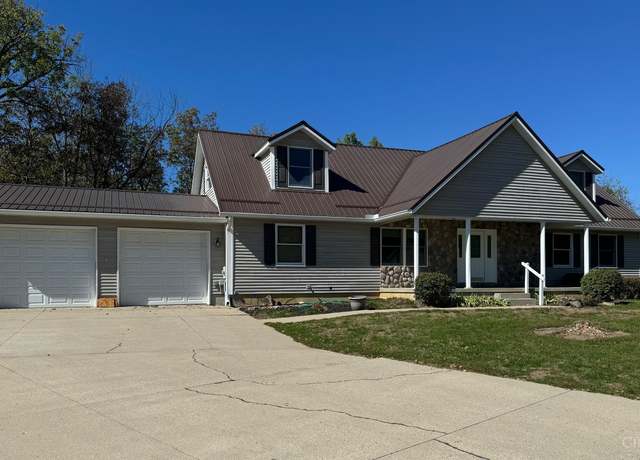 Property at 116 Pleasant Hill Dr, Greenfield, OH 45123, 4 beds, 3.5 baths