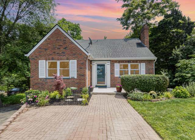 Property at 4872 Oaklawn Dr, Cincinnati, OH 45227, 3 beds, 1.5 baths