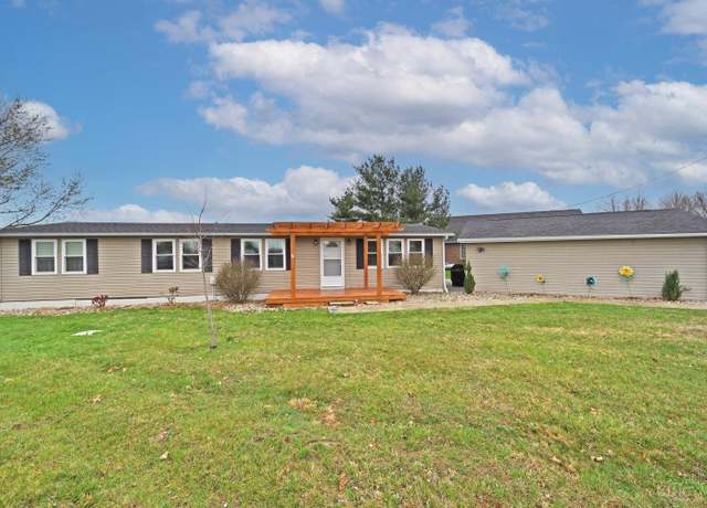 Property at 430 Waynoka Dr, Franklin Twp, OH 45171, 3 beds, 2 baths