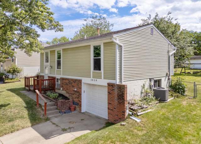 Property at 1839 W Kemper Rd, Forest Park, OH 45240, 3 beds, 1 bath