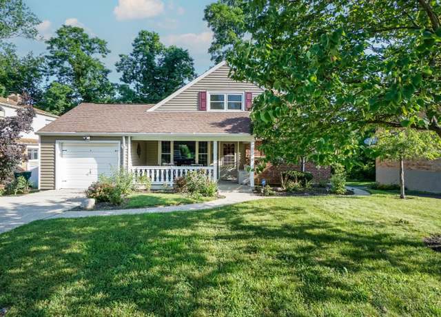 Property at 3520 Edgeview Dr, Cincinnati, OH 45213, 3 beds, 2 baths