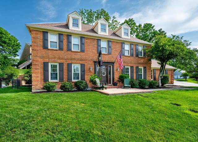 Property at 3832 Chimney Hill Dr, Blue Ash, OH 45241, 4 beds, 3.5 baths