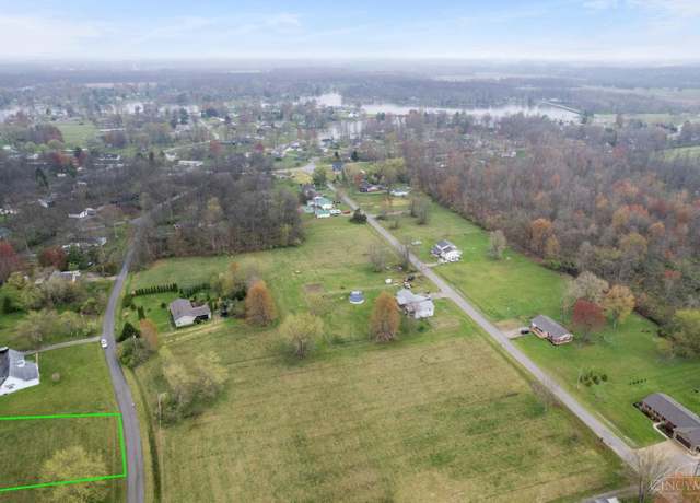 Property at 236 Schlitz Dr, Perry Twp, OH 45118