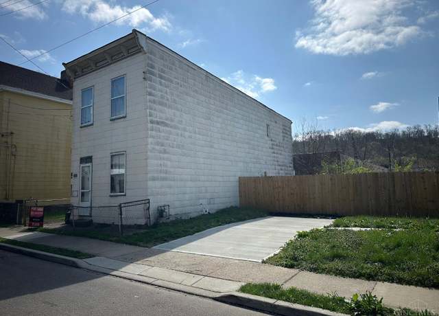 Property at 1323 Boyd St, Cincinnati, OH 45223, 3 beds, 2 baths