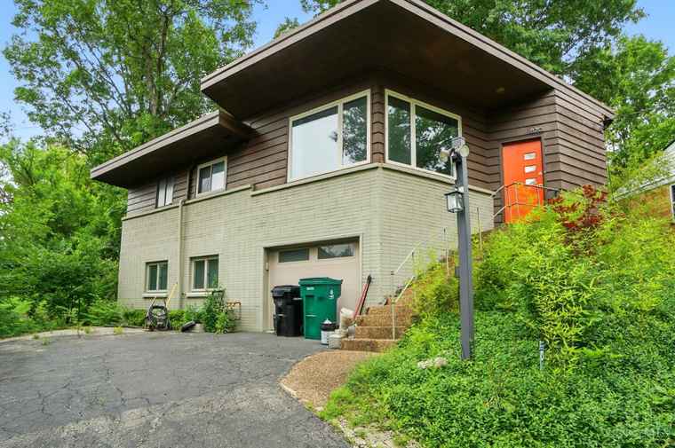 Photo of 870 Lafayette Ave Cincinnati, OH 45220