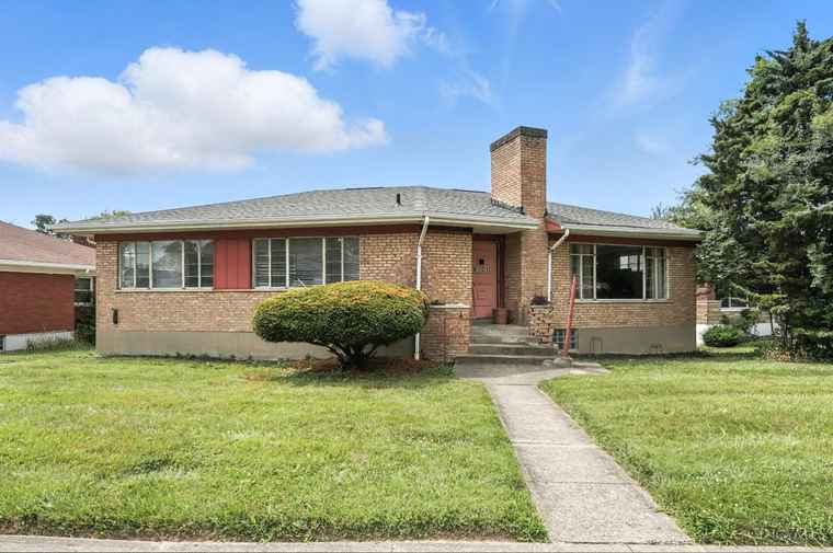 Photo of 6101 Capri Dr Cincinnati, OH 45224