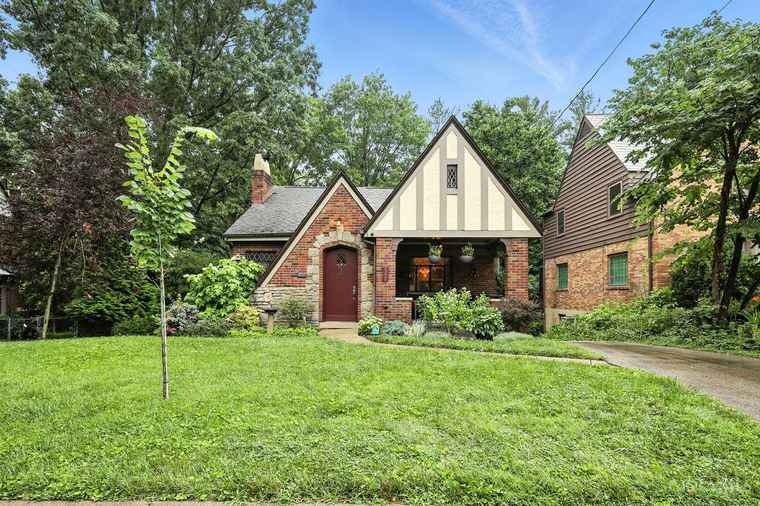 Photo of 6335 Iris Ave Cincinnati, OH 45213