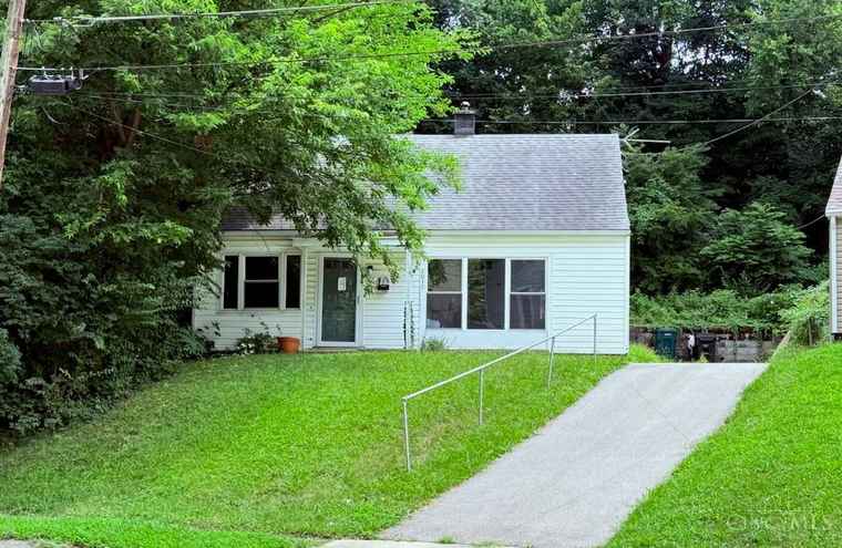 Photo of 2037 Duck Creek Rd Cincinnati, OH 45207
