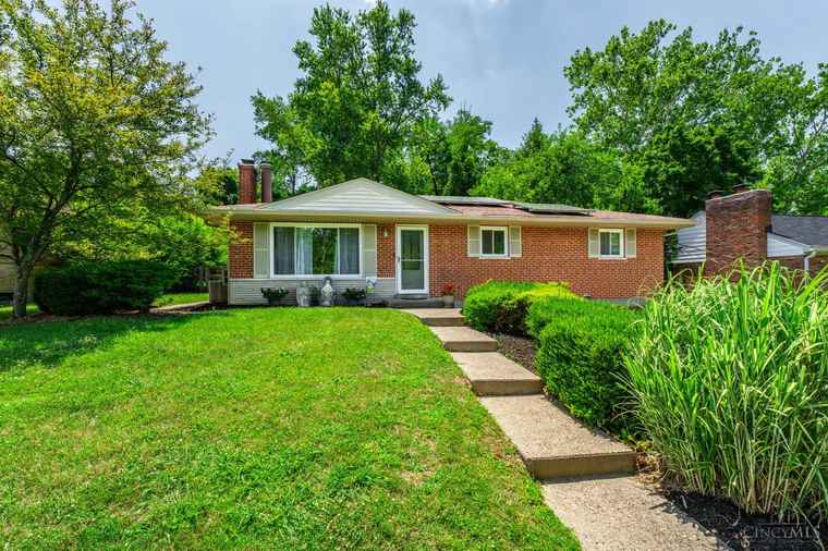 Photo of 2193 Carlsbory Dr Springfield Twp., OH 45231