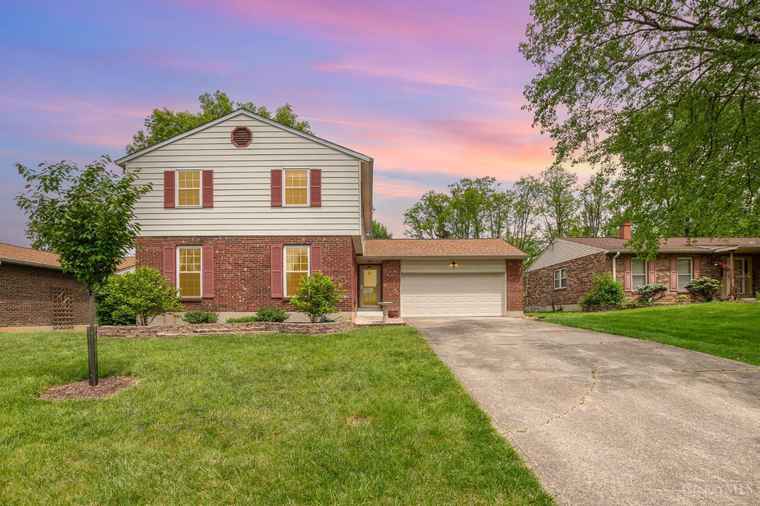 Photo of 8406 Shenstone Dr Anderson Twp, OH 45255