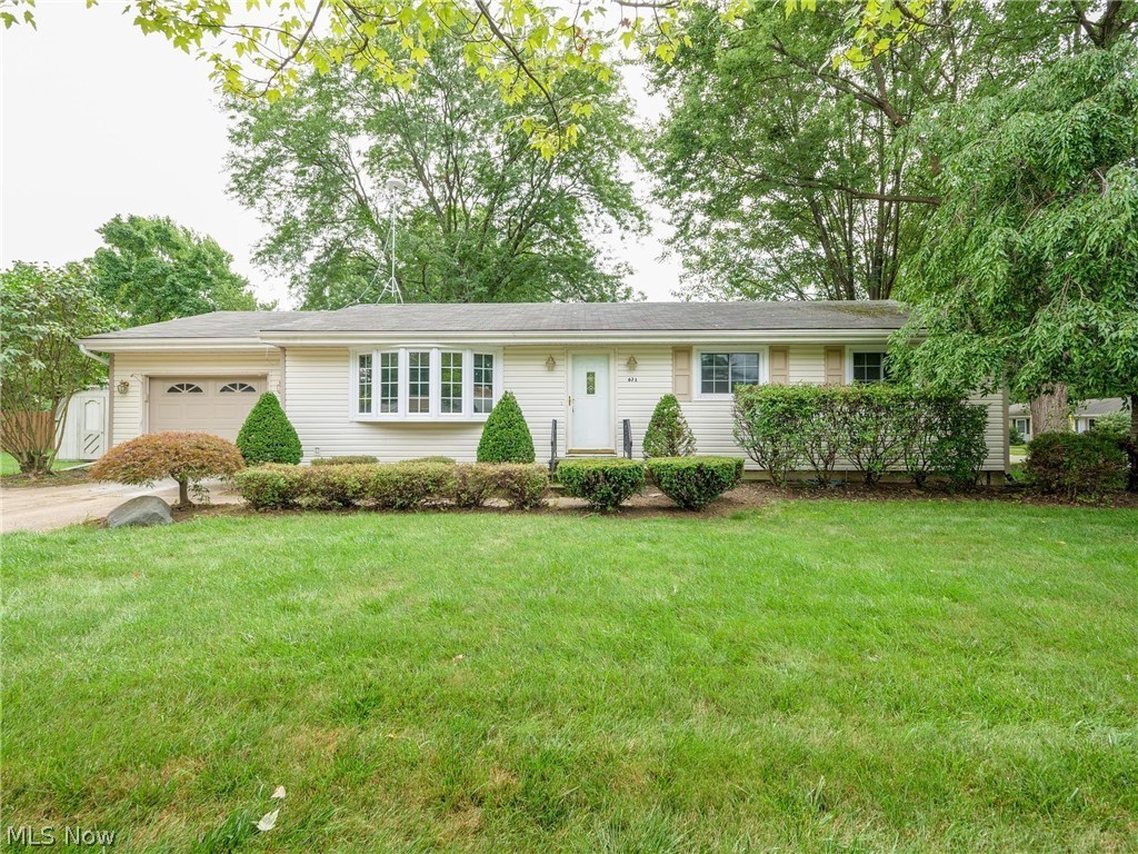 671 Sherrie Ln, Lorain, OH 44053 | MLS# 4027053 | Redfin