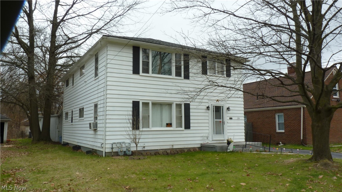 194-196 Wychwood Ln, Youngstown, OH 44512 | MLS# 4339205 | Redfin