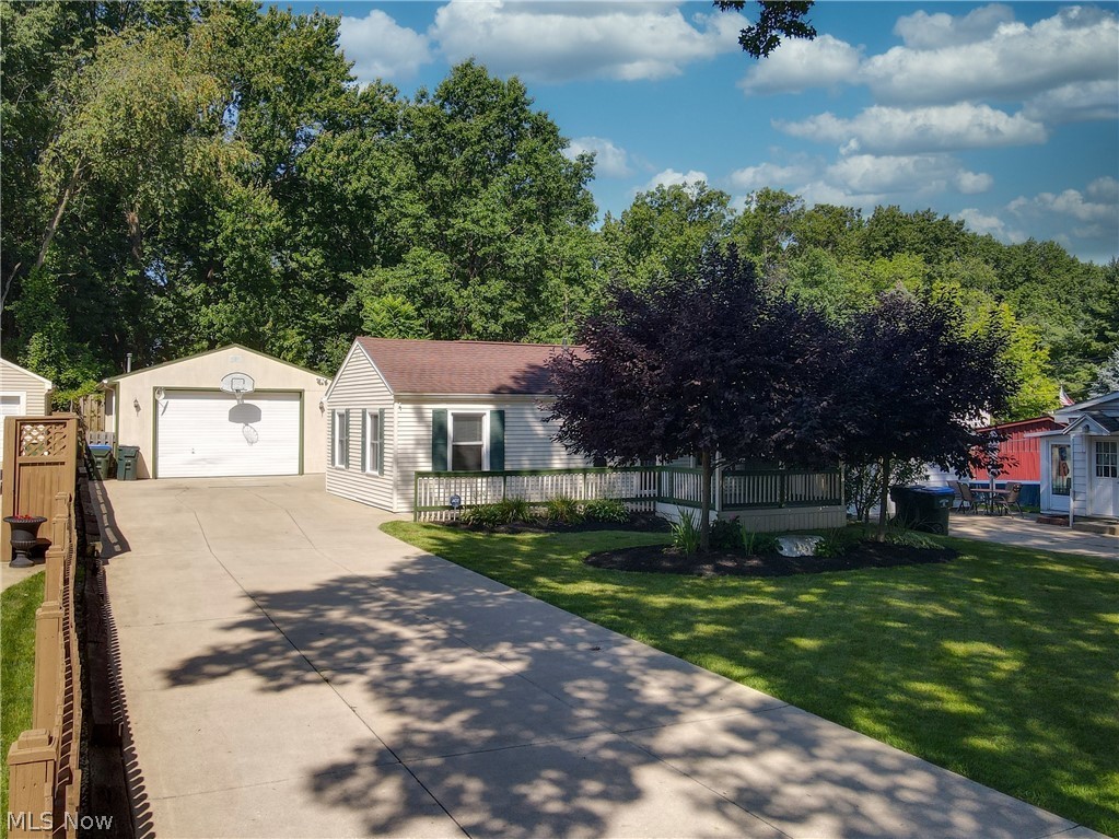 2258 Schubert St, Cuyahoga Falls, OH 44221