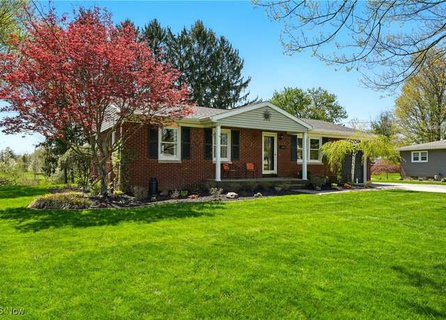 Property at 543 Janet Dr, Canfield, OH 44406, 3 beds, 2 baths