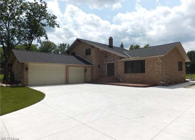 Property at 7596 W 130th St, Middleburg Heights, OH 44130, 4 beds, 3 baths