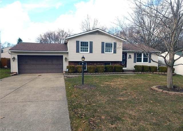 Property at 215 Montview Dr, Medina, OH 44256, 3 beds, 2 baths