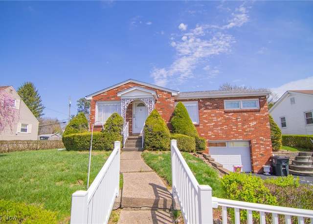 Property at 132 Pembroke Rd, Steubenville, OH 43953, 2 beds, 2.5 baths