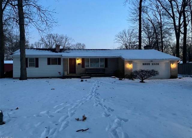 Property at 406 Laurel St, Youngstown, OH 44505, 3 beds, 2 baths