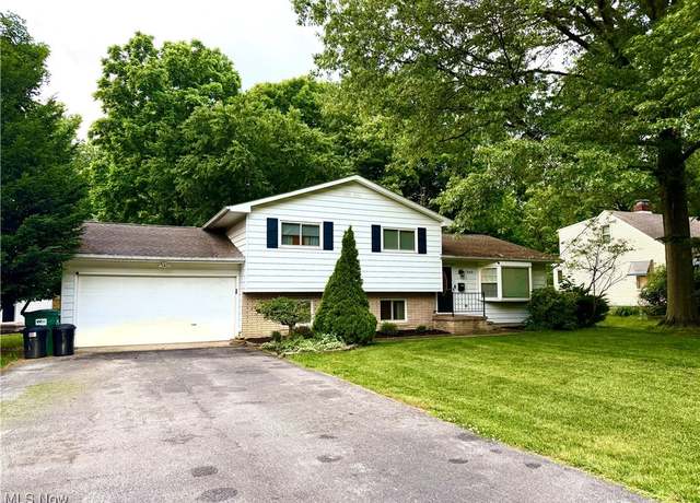 Property at 7849 Emery Cir, Mentor, OH 44060, 4 beds, 1.5 baths