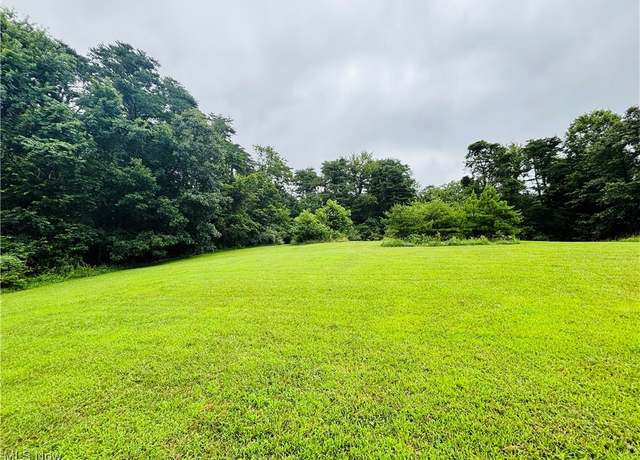 Property at 83 Lantern St, Parkersburg, WV 26101