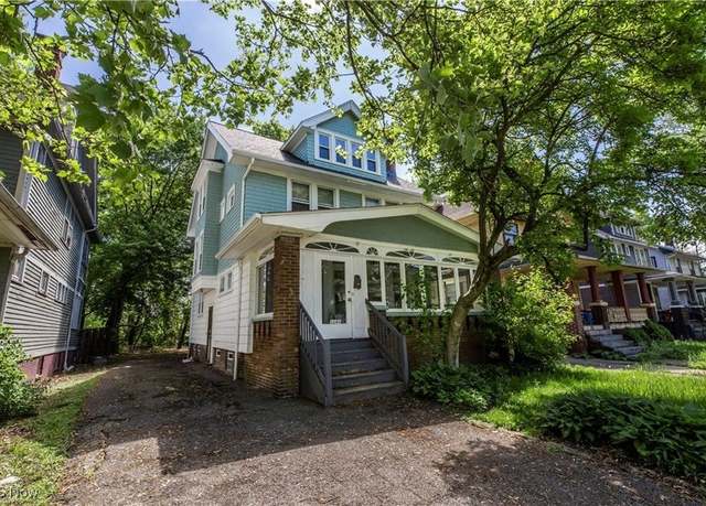 Property at 1101 Carlyon Rd, East Cleveland, OH 44112, 4 beds, 1.5 baths