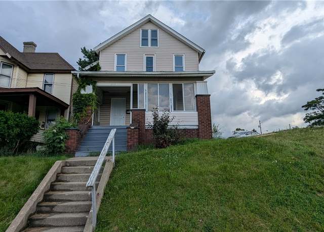 Property at 1111 2nd St NW, Canton, OH 44703, 3 beds, 2 baths