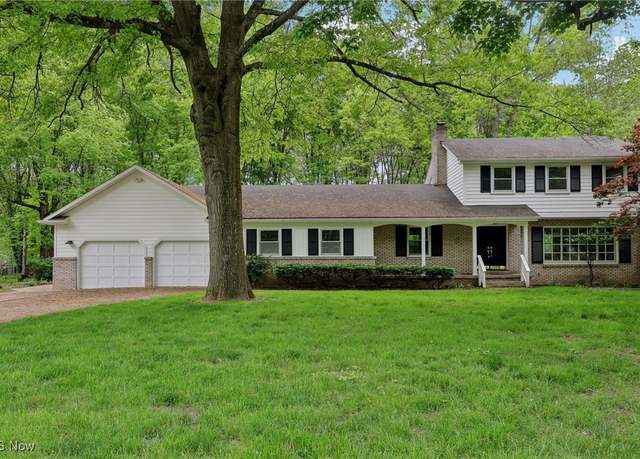 Property at 7558 E Parkside Dr, Boardman, OH 44512, 4 beds, 2.5 baths