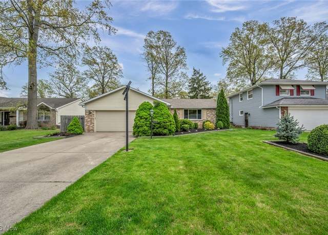 Property at 5107 7 Pines Dr, Lorain, OH 44053, 3 beds, 2 baths