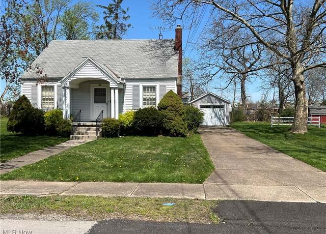 Property at 201 Gilcher Ct, Sandusky, OH 44870, 3 beds, 1 bath