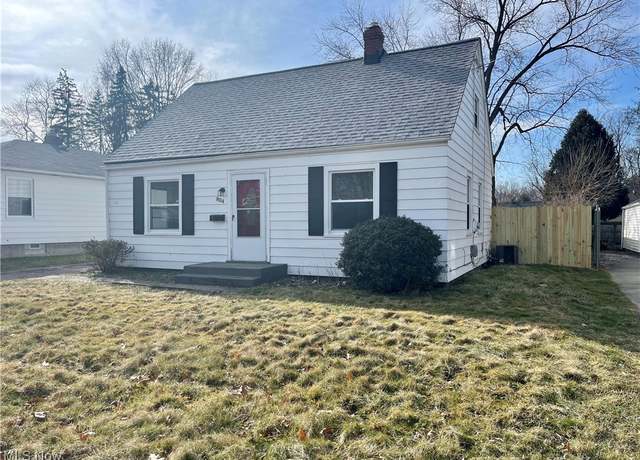 Property at 804 Manitou Ave, Akron, OH 44305, 3 beds, 1 bath