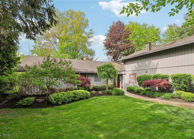 Property at 309-5 Wood Ridge Rd, Aurora, OH 44202, 3 beds, 3.5 baths