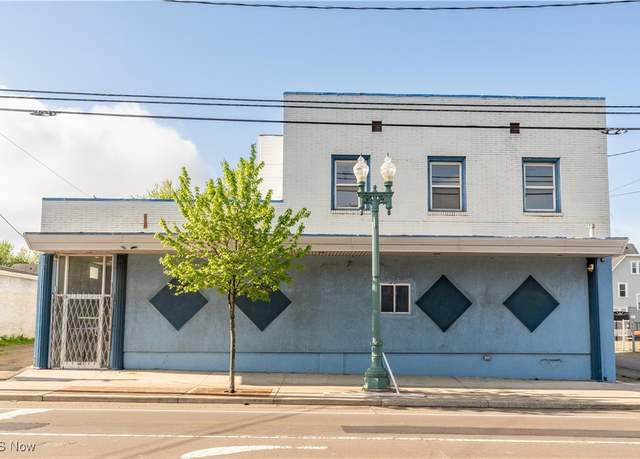 Property at 1016 12th St NE, Canton, OH 44704, 4 beds, 2 baths
